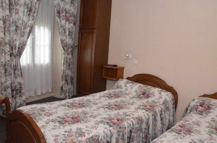 Hotel Du Commerce Понт-де-Во Екстериор снимка